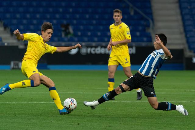 徐杰三双广东险胜北控 郭昊文24分同曦胜新疆